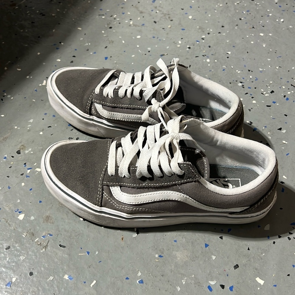 WOMENS SIZE 9 VANS ULTRA CUSH GRAY COLOR